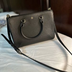 Tory Burch Robinson Small Zip Tote -Black